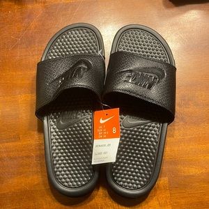 NWT womens size 8 Nike slides